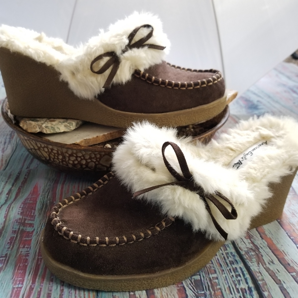 American Eagle Wedges